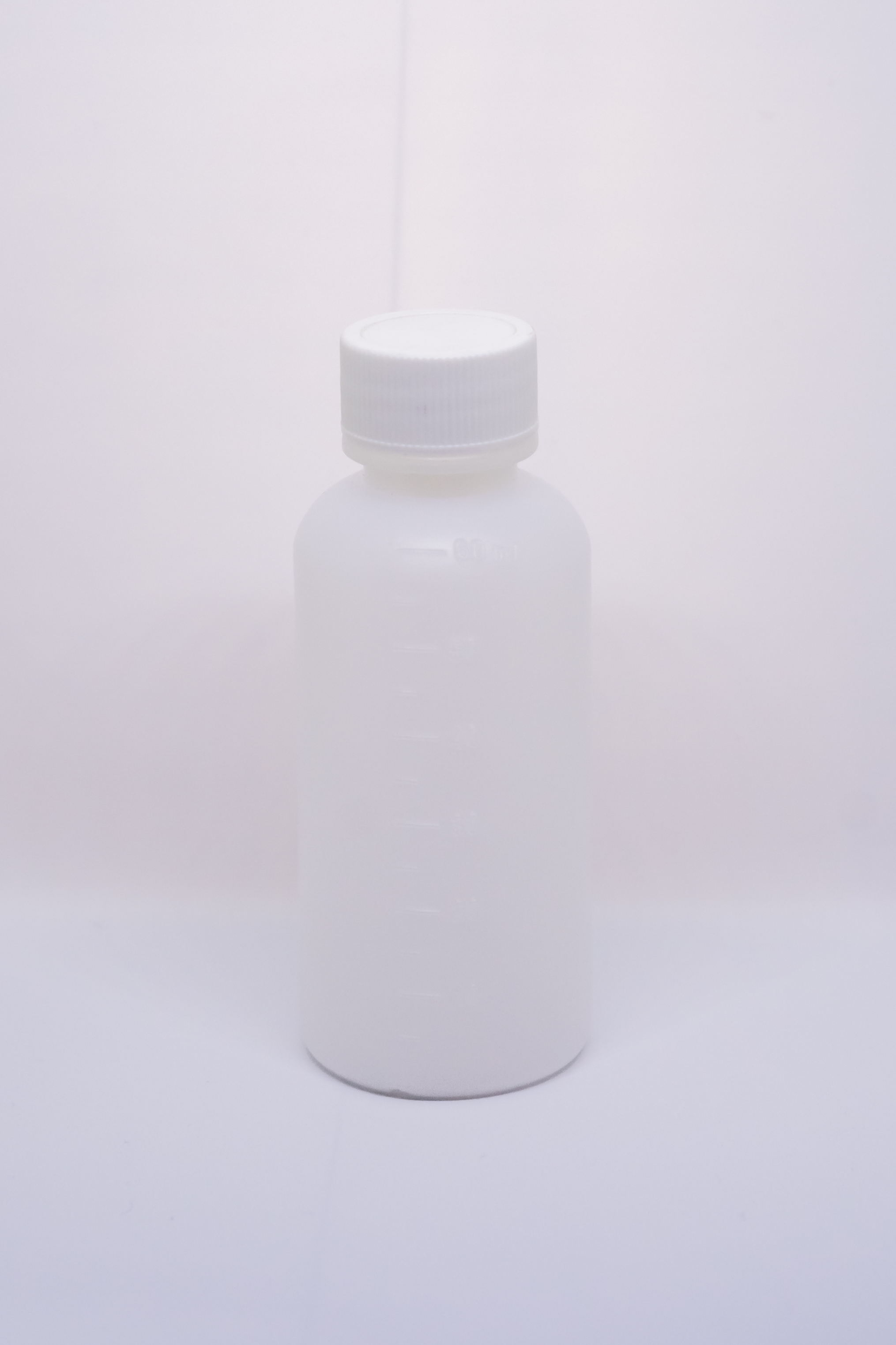 בקבוק 60 מ"ל עם שנתות HDPE פייה 20 מ"מ טבעי