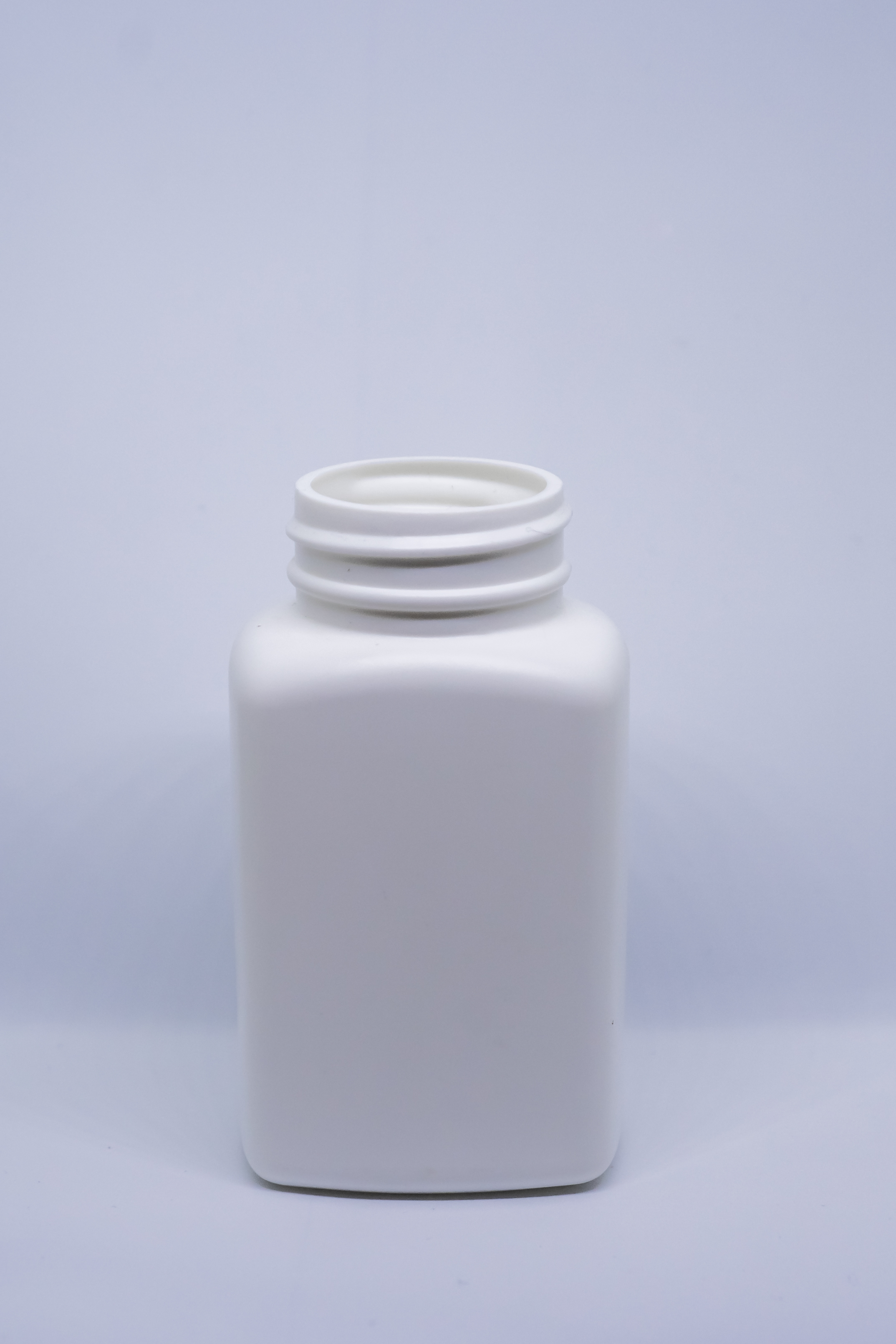בקבוק מלבני 150 מ"ל HDPE פייה 38 לבן