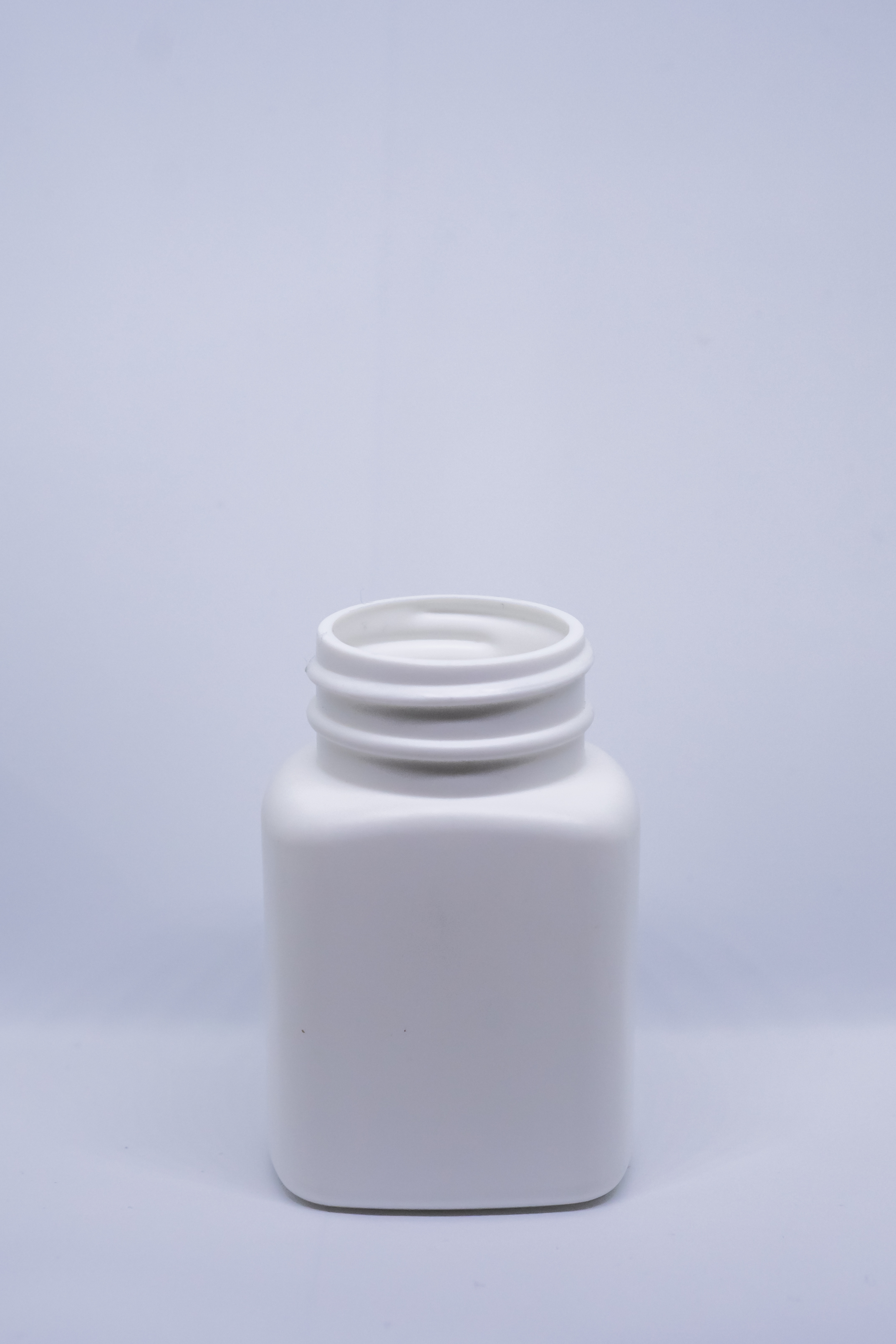בקבוק מלבני 90 מ"ל HDPE פייה 38 מ"מ לבן